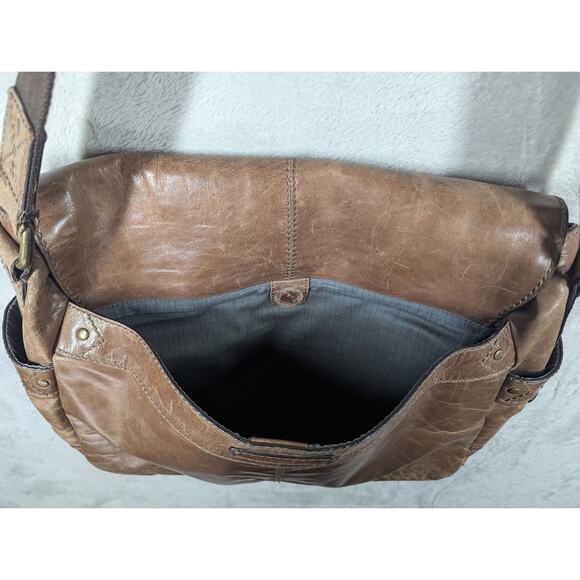 Vintage Fossil Brown Leather Messenger Crossbody Computer Laptop Bag Magnets - Picture 14 of 14